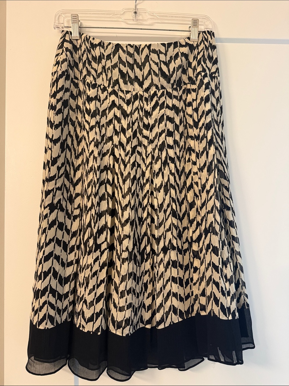 Anne Klein Black and Cream Geometric Pleated Midi Skirt